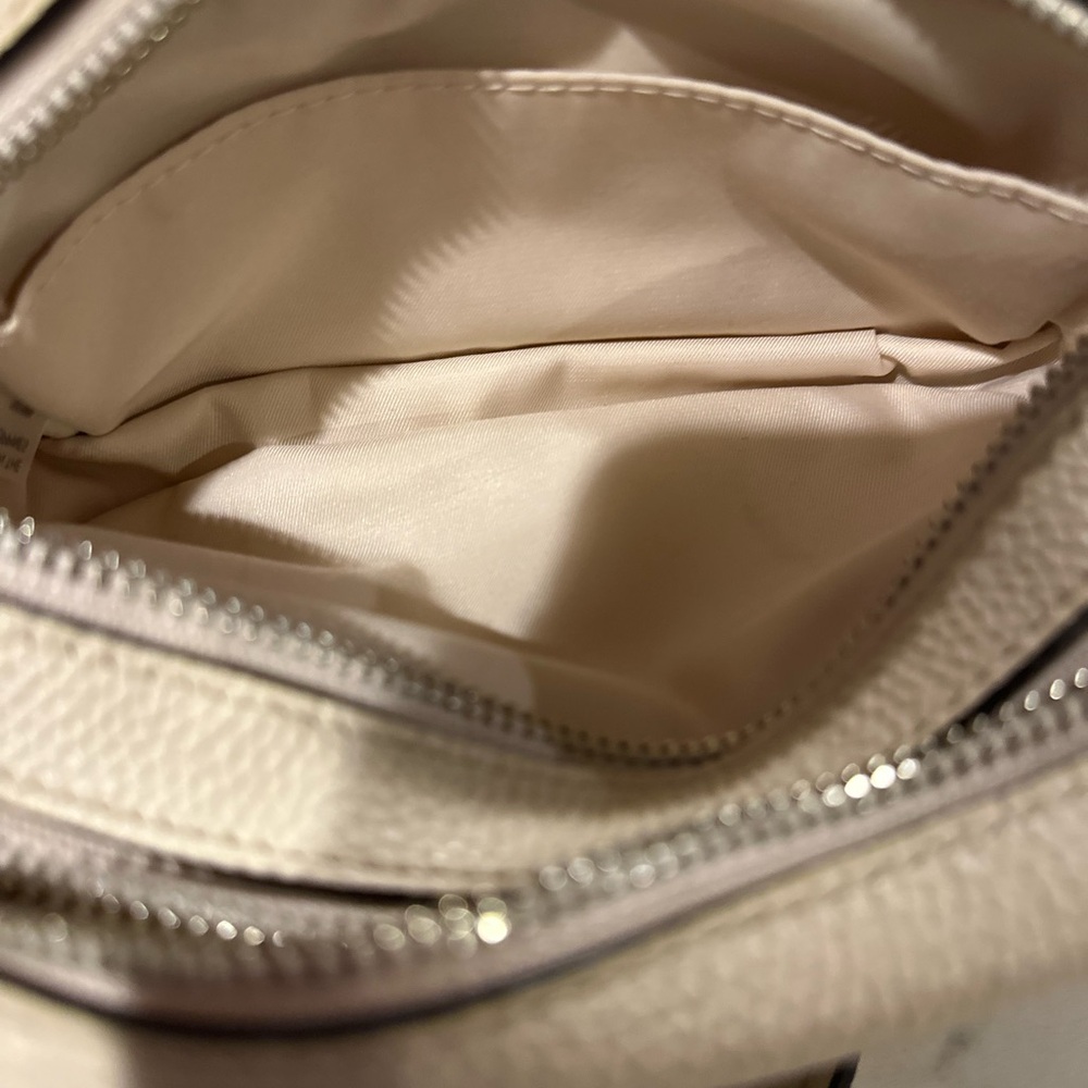 Tory Burch Perry Bombe Mini Bag with a very faint spot - Picture 4 of 7